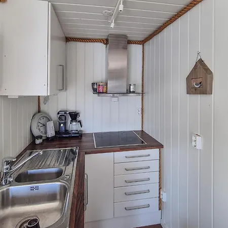 Holiday home Lovely In With Sauna Mosterhamn