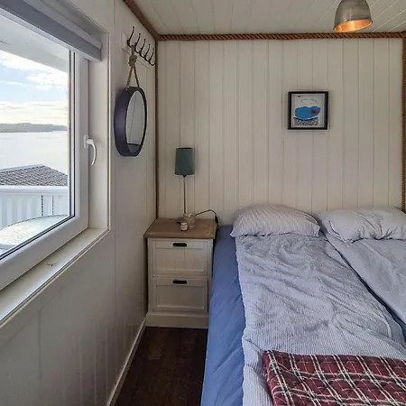 Lovely In With Sauna * Mosterhamn