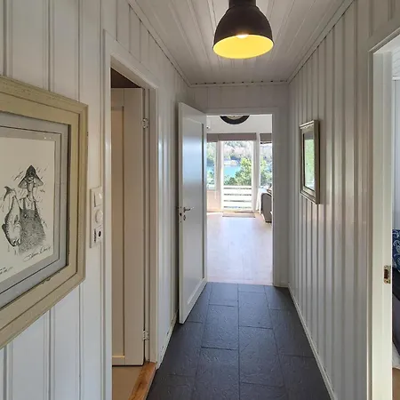 Nice Home In Mosterhamn With Sauna Feriehus *