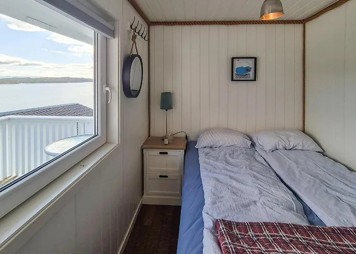 Lovely In With Sauna * Mosterhamn